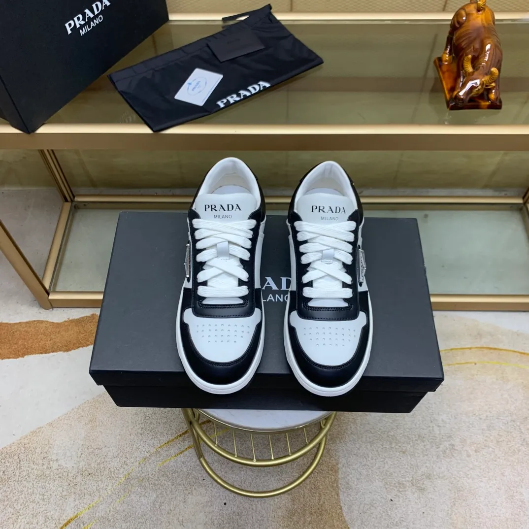 💰660.巜PRADA》Prada: Top 🔝purchasing agent🔍🔍The latest men’s counters are on sale simultaneously, high-quality original calfskin imported from Italy 🇮🇹. Brand logo* (prominent·high-end·noble·class·) exquisite workmanship (imported from Italy🇮🇹 Sole: Original sole provided by the original factory, ⚠️exclusive double-layer activity, TPR rubber, combination outsole; super comfortable, wear-resistant, non-slip, environmentally friendly🌳🌳🌳, real shot🎬The real thing is more beautiful🔍🔍 (high quality, follow the order) code number 38 to 44 (.45 customized)